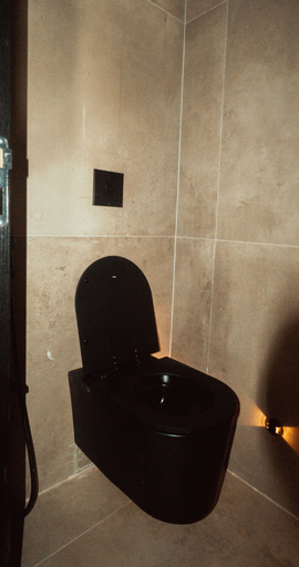 Bathroom 3, Marilyn Pousada, Cairu