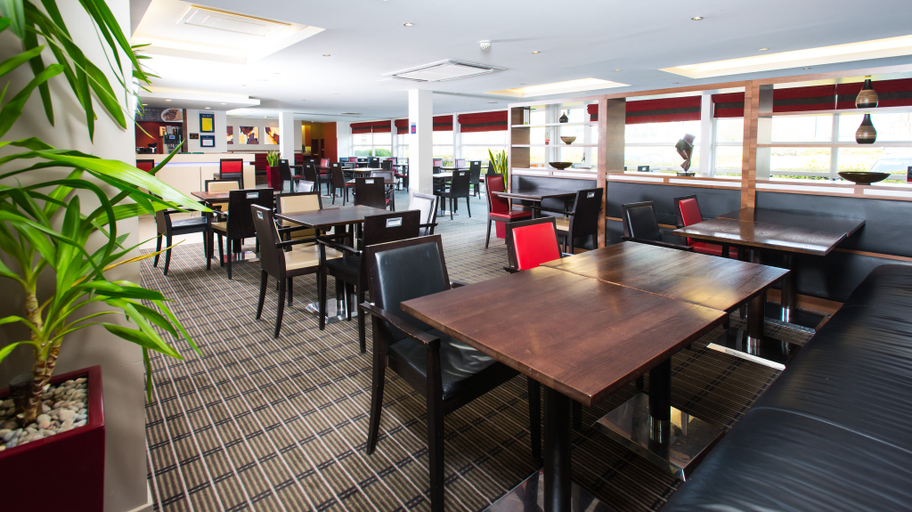 Food & Drinks 4, Holiday Inn Express MILTON KEYNES by IHG, Milton Keynes