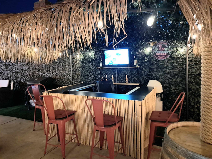 Food & Drinks 5, Tropical Paradise, Fresno