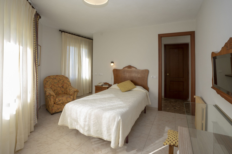 Bedroom 4, Hotel La Ruta, Asturias