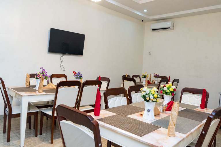 Food & Drinks 5, Mayors & Diplomat Suite GRA, Mushin