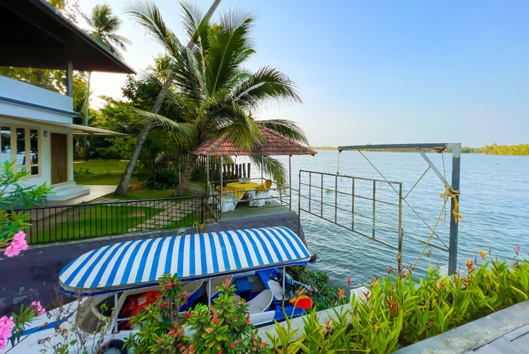 Others 4, Jai Lake House, Alappuzha