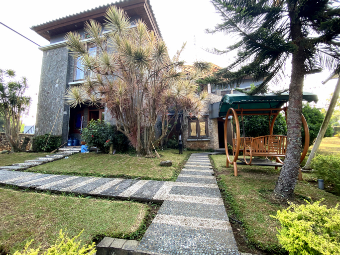 Exterior 3