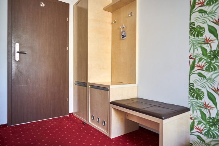 Others 5, Hotel Alma, Constanta
