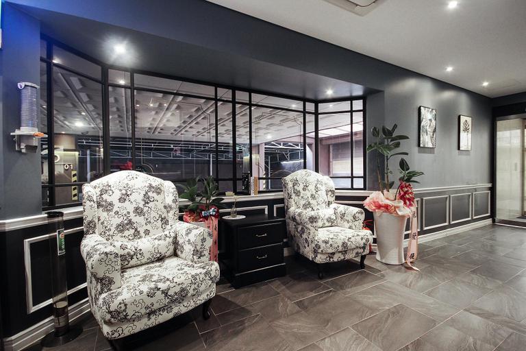 Interior view 2, Busan Eomgung French Code, Sasang