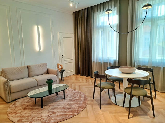 Others 5, Hotel Domus Collis, Győr