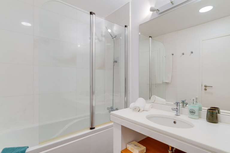 Bathroom 3, Vista Savoy Apartment, Funchal