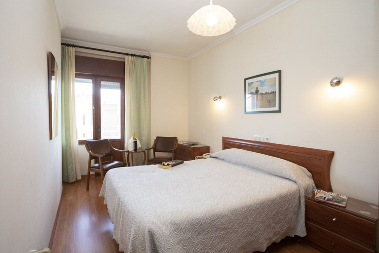 Bedroom 3, Hotel La Ruta, Asturias
