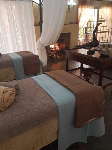Bedroom 2, Hornbill Lodge, West Rand