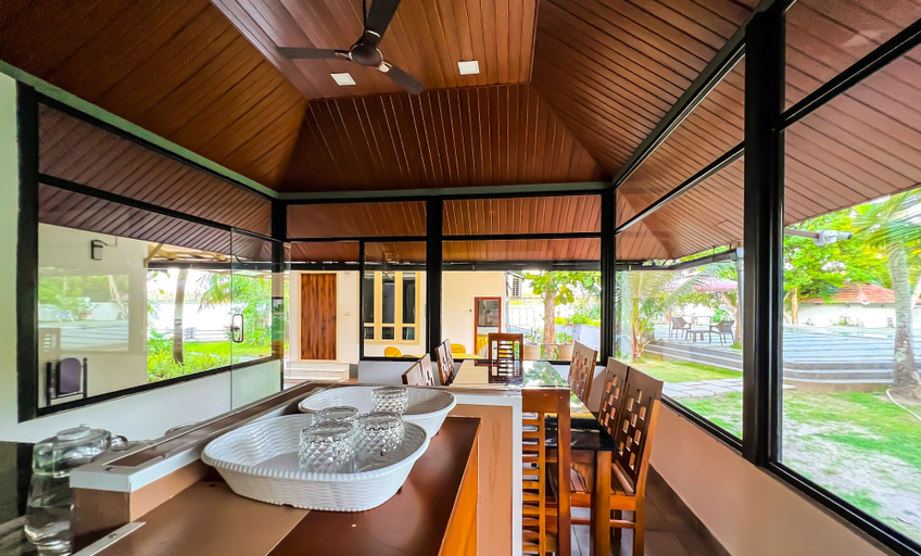 Others 5, Jai Lake House, Alappuzha