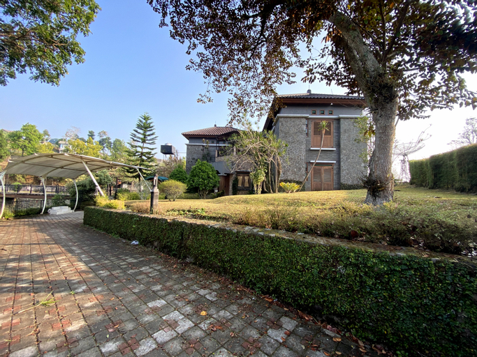 Exterior 2