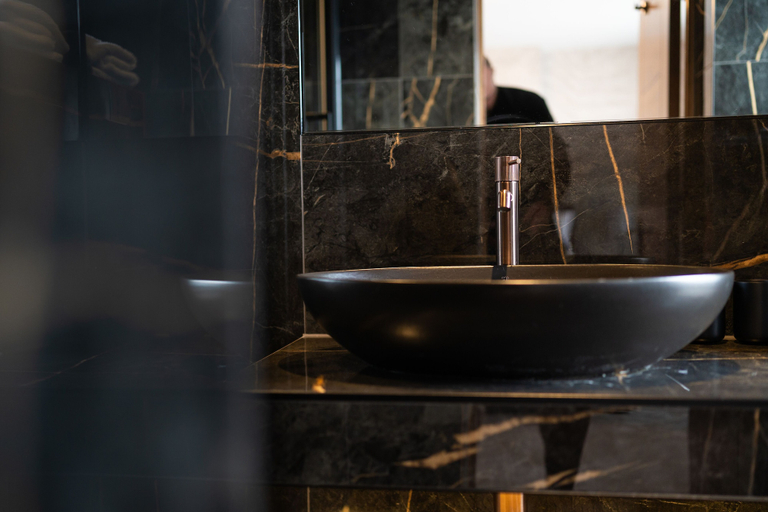 Bathroom 3, The Hyde @ Dunnings Bar, Hertfordshire