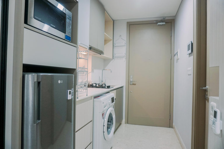 Others 2, Homey and Warm Studio at 28th Floor Gold Coast Apartment By Travelio, Jakarta Utara