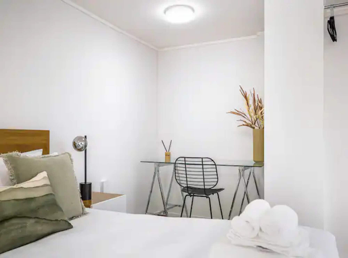Bedroom 5, Stunning Studio In Grey Lynn!, Waitakere