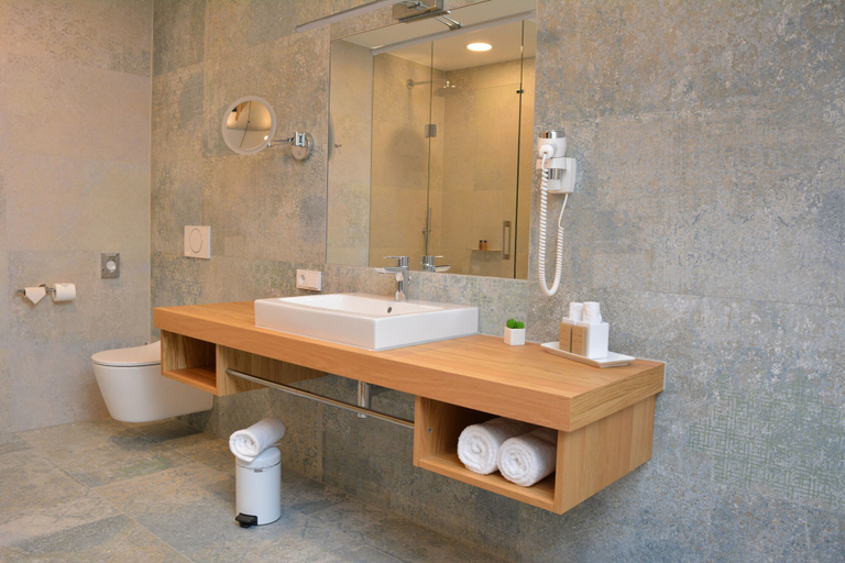 Bathroom 5, Gasthof & Hotel Bichler, Ebersberg