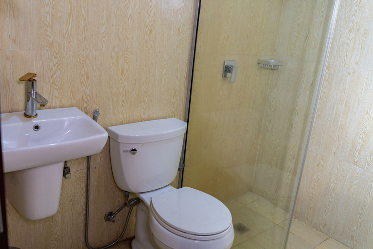 Bathroom 4, Mayors & Diplomat Suite GRA, Mushin