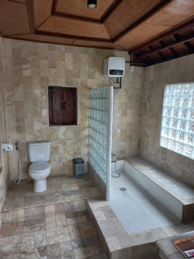 Bathroom 17