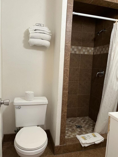 Bathroom 3, Economy Inn, San Luis Obispo