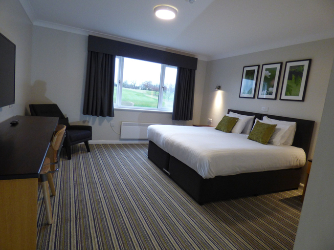 Bedroom 3, Greetham Valley Hotel, Rutland