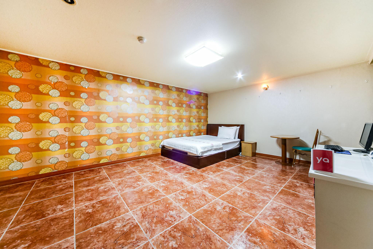 Others 5, Busan Nampodong Stay, Jung