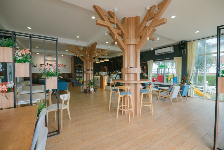 Food & Drinks 5, Reuan Chom Dao Resort, Chom Bung