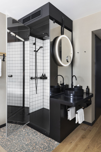 Bathroom 5, Stay KooooK Bern City – Online Check In, Bern