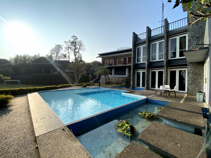 Swimming Pool 1