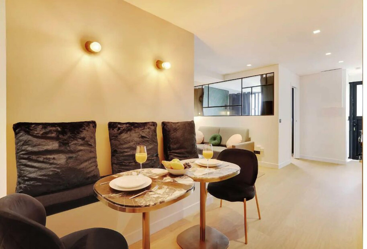Others 5, Residence Paris Pelee, Paris