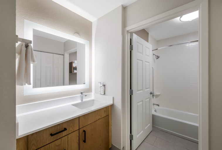 Bedroom 4, Staybridge Suites Chesapeake, an IHG Hotel, Chesapeake
