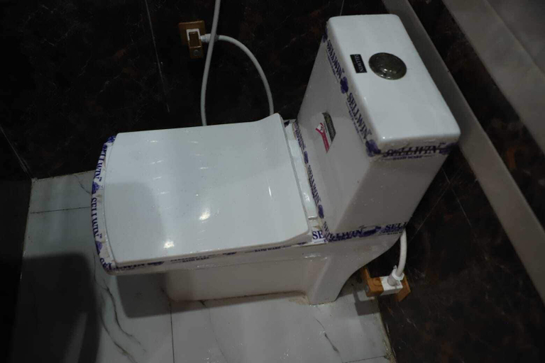 Bathroom 4, Shri Laddu Gopal Guest House, Mathura
