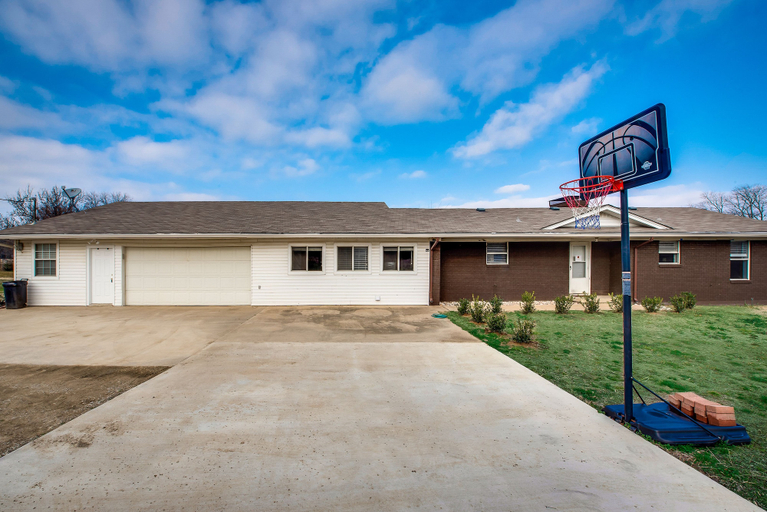 Exterior & Views 2, Beautiful Kayewood Waterfront Retreat, Denton