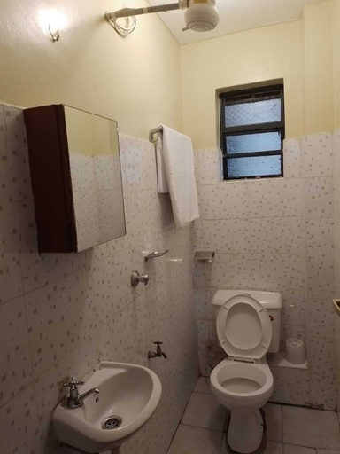 Bathroom 2, Lux Suites Lumumba Drive Apartments, Roysambu