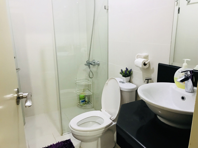 Bathroom 4, One Palm Tree Villas Across NAIA T3, Pasay City
