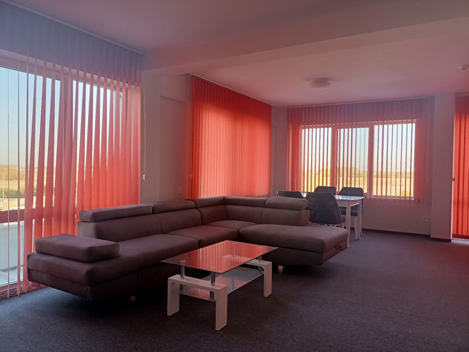 Others 5, Ubis hotel, Rodopi