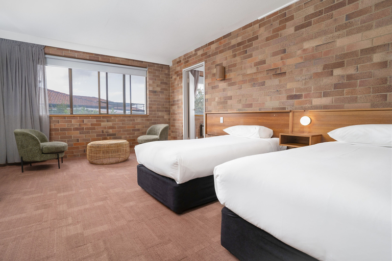 Bedroom 4, All Seasons Motel Armidale, Armidale Dumaresq