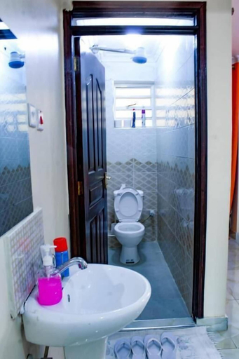 Bathroom 2, Lux Suites Nataliz Apartments Utawala, Embakasi East