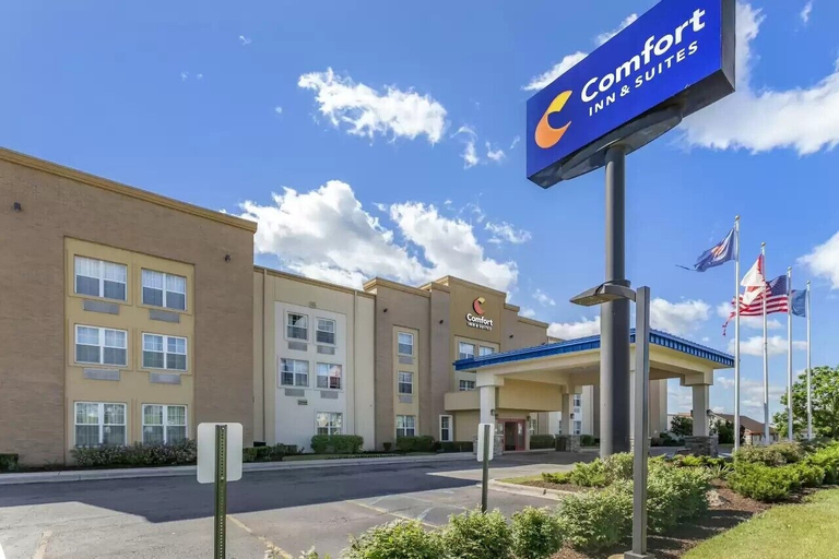 Comfort Inn & Suites, Wayne