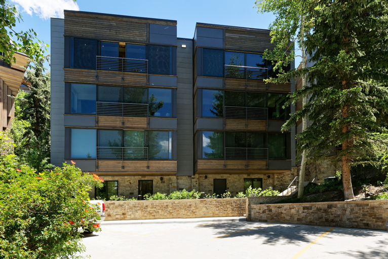 Durant Condominiums by Frias, Pitkin