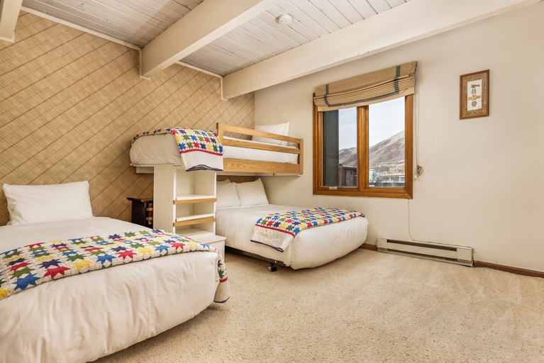 Bedroom 2, Chateau Chaumont & Dumont Condominiums by Frias, Pitkin