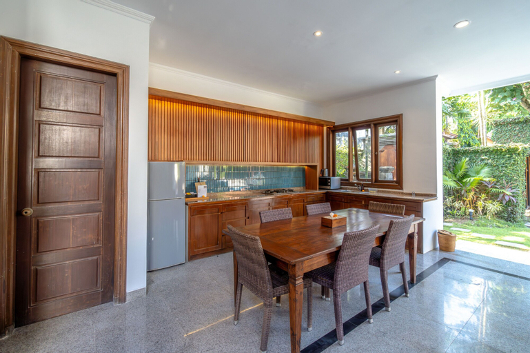 Dining Room 9