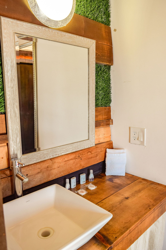 Bathroom 17