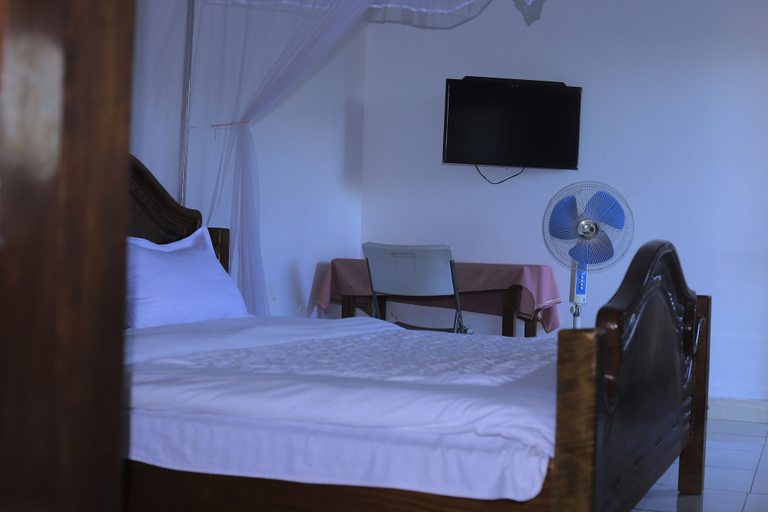 Bedroom 2, Rainbow hotel-annex, Bwamba