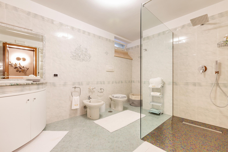 Bathroom 3, 3602 Villa Asia by Barbarhouse, Brindisi
