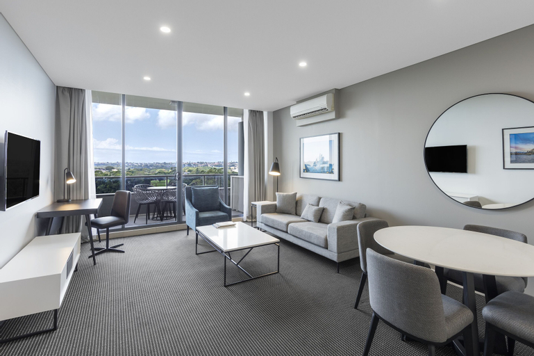 Meriton Suites Waterloo, Sydney