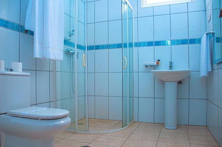 Bathroom, Hotel Restaurant Falucho Paradise Beach