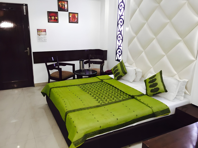 Bedroom 4, Hotel Sun International, Delhi