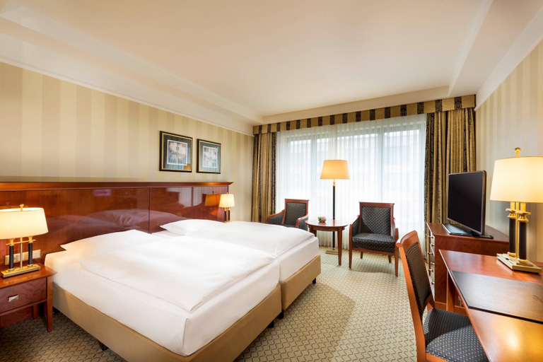Bedroom 3, JW Marriott Hotel Berlin, Berlin