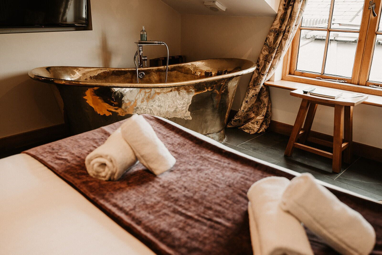 Bathroom 4, The Wilson's Arms, Cumbria