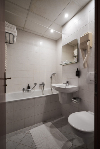 Bathroom 4, OREA Hotel Voro Brno, Brno