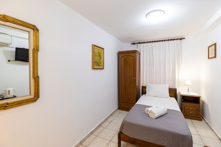 Bedroom 5, Achilleas Pension, Attica